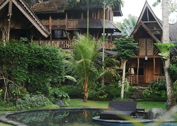 Tree House ホリデーパーク 4*