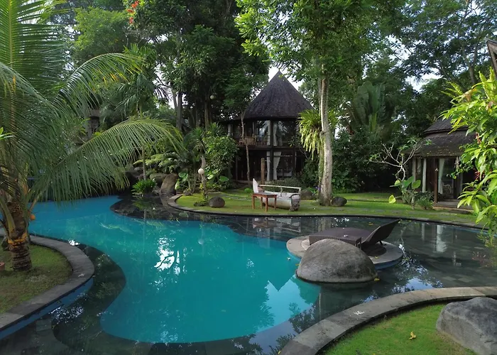 Tree House 4*
