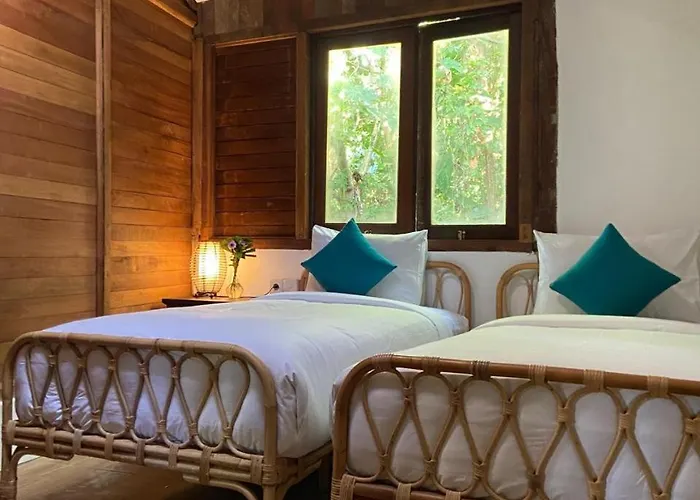 Tree House ホリデーパーク 4*